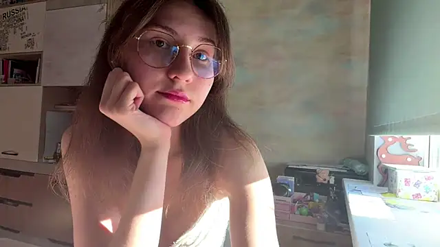 Snapshot of Miaaa_Moon chatting on 9, 4, 2026 Miaaa Moon online show from 9, 4, 2026