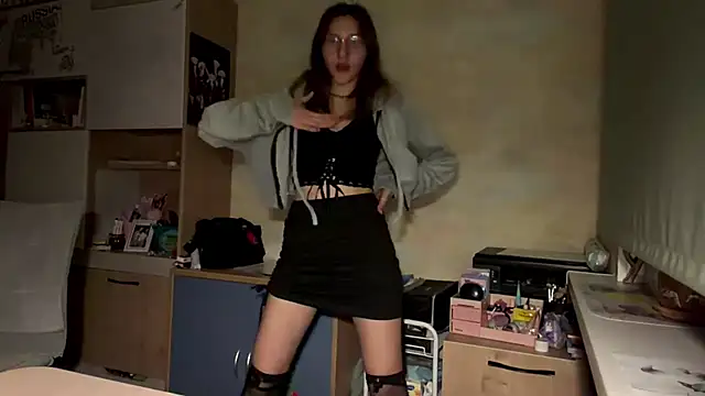 Snapshot of Miaaa_Moon chatting on 18, 4, 2026 Miaaa Moon online show from 18, 4, 2026