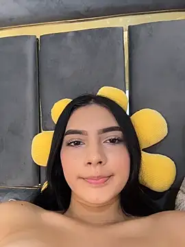 Doll Alaia  online show from 26, 2, 2026