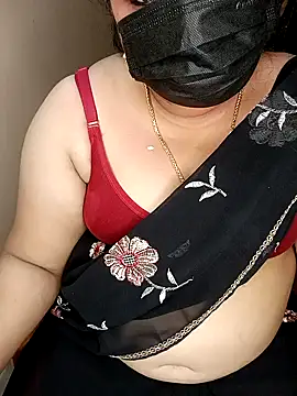 Snapshot of silk_rose05 chatting on 29, 4, 2026 silk rose05 online show from 29, 4, 2026
