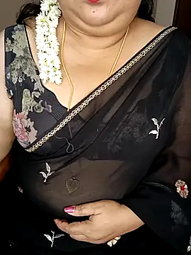 Snapshot of silk_rose05 chatting on 16, 5, 2026 silk rose05 online show from 16, 5, 2026