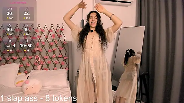 Luna Starlight online show from 10, 3, 2026