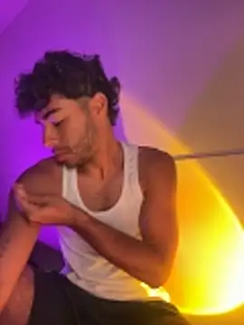 its alejandro27 online show from 25, 2, 2026