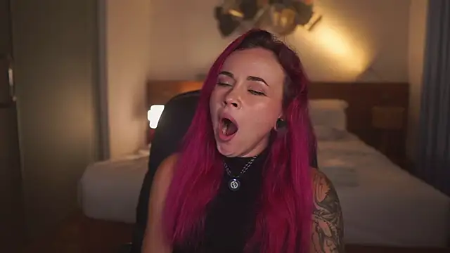 Sarah Pink online show from 7, 2, 2026