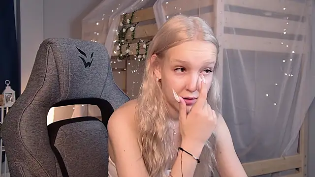 Snapshot of MaoqiBeverly chatting on 6, 7, 2026 MaoqiBeverly online show from 6, 7, 2026