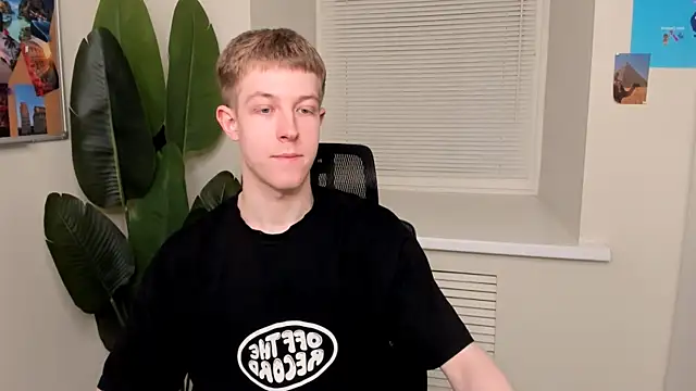 Snapshot of Dylan_Norton chatting on 22, 4, 2026 Dylan Norton online show from 22, 4, 2026