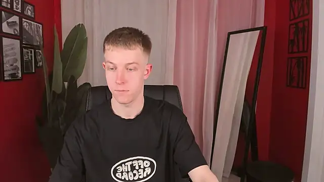 Snapshot of Dylan_Norton chatting on 29, 4, 2026 Dylan Norton online show from 29, 4, 2026