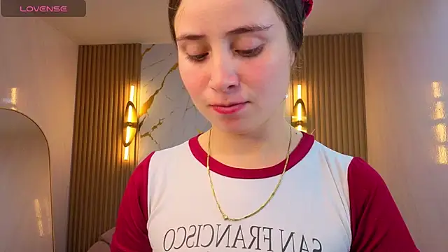 Snapshot of Ariana18_b chatting on 28, 2, 2026 Ariana18 b online show from 28, 2, 2026