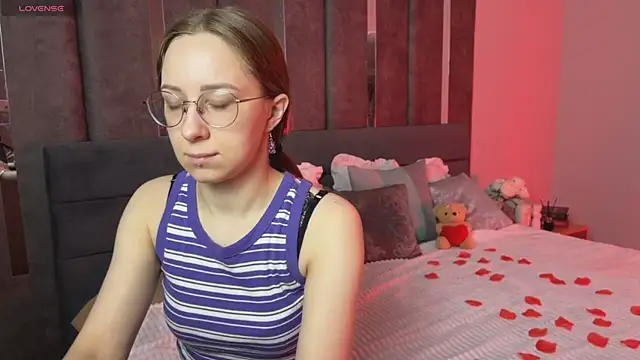 Snapshot of LillAlice chatting on 10, 2, 2026 LillAlice online show from 10, 2, 2026