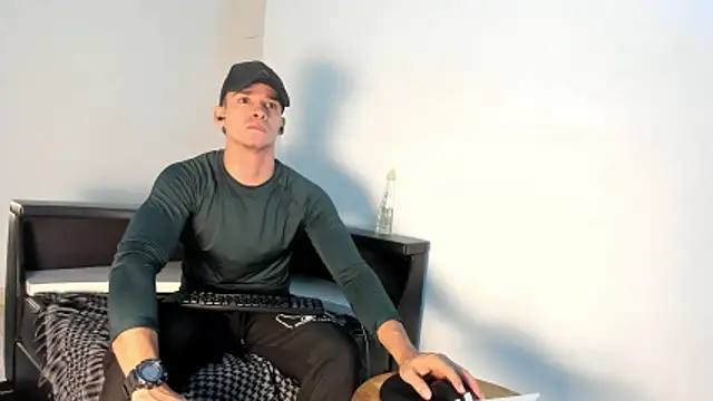 Snapshot of CRISTHIAN_WOLF1 chatting on 9, 5, 2026 CRISTHIAN WOLF1 online show from 9, 5, 2026