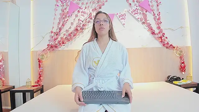 Snapshot of rebecca_ponce_ chatting on 6, 2, 2026 rebecca ponce online show from 6, 2, 2026