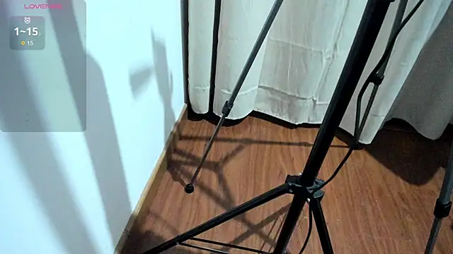 Lucia velez online show from 7, 2, 2026