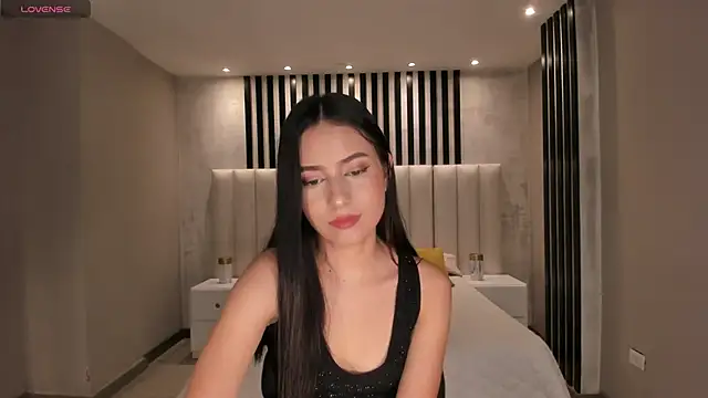 Snapshot of LucieMartin chatting on 28, 3, 2026 LucieMartin online show from 28, 3, 2026