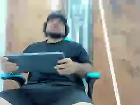 Snapshot of Chris_Evans22 chatting on 1, 3, 2026 Chris Evans22 online show from 1, 3, 2026