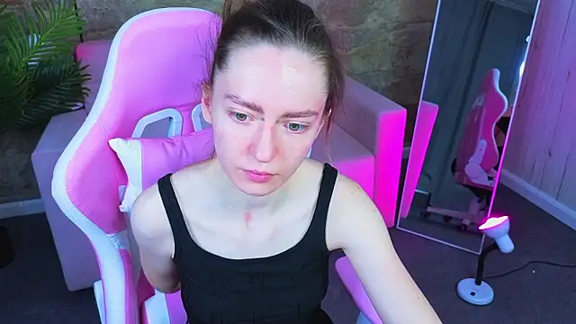 KristineValbuena online show from 9, 2, 2026