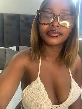 Snapshot of SexyLaylahx chatting on 3, 2, 2026 SexyLaylahx online show from 3, 2, 2026