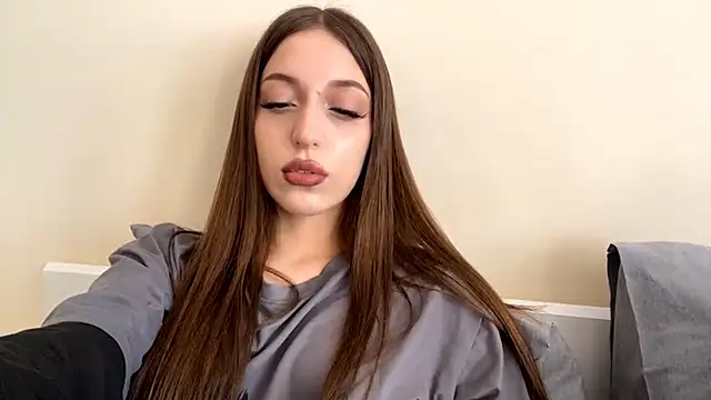 CutieWorm online show from 5, 2, 2026