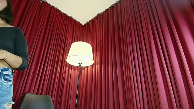 Sharlotte  1 online show from 7, 3, 2026