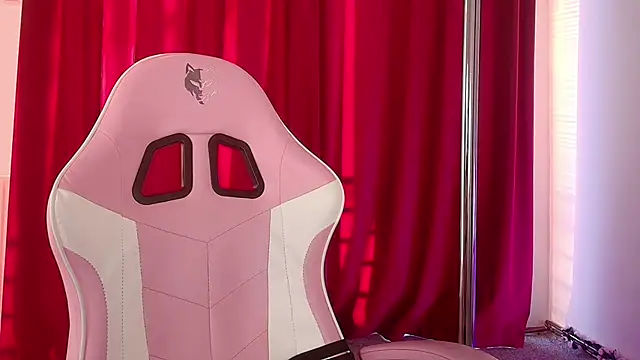 Snapshot of LunaAllure chatting on 27, 2, 2026 LunaAllure online show from 27, 2, 2026