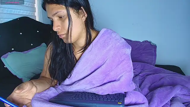 Snapshot of alys_love chatting on 25, 2, 2026 alys love online show from 25, 2, 2026