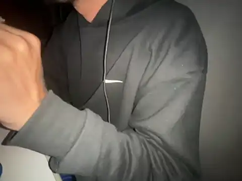 Snapshot of cerejadc chatting on 13, 4, 2026 cerejadc online show from 13, 4, 2026