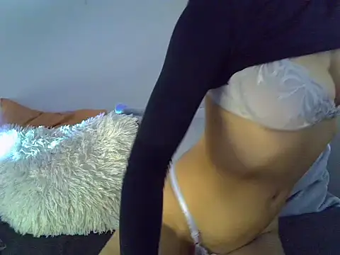 Onirica L online show from 16, 4, 2026