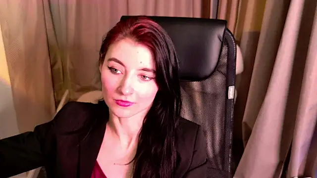 Snapshot of NicoleLuxe chatting on 12, 2, 2026 NicoleLuxe online show from 12, 2, 2026