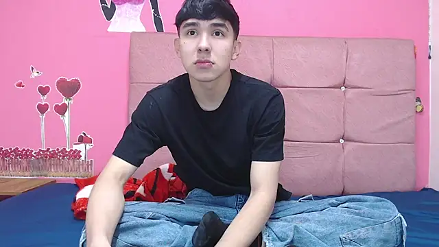 Snapshot of massimoferrera303av chatting on 17, 2, 2026 massimoferrera303av online show from 17, 2, 2026