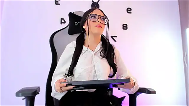 Snapshot of melisa_meow_ chatting on 2, 2, 2026 melisa meow online show from 2, 2, 2026