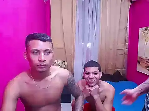 Snapshot of bigcock_young chatting on 19, 2, 2026 bigcock young online show from 19, 2, 2026