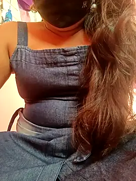 Snapshot of vyshali_vyshu chatting on 6, 2, 2026 vyshali vyshu online show from 6, 2, 2026