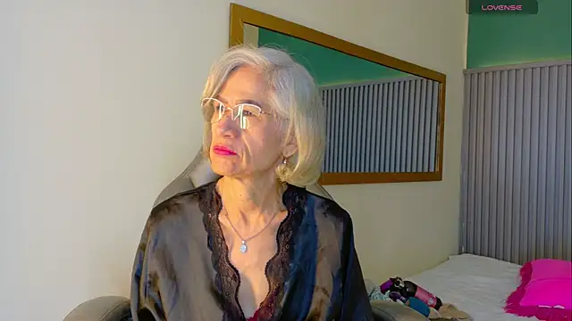 Snapshot of miss_monserrate01 chatting on 26, 6, 2026 miss monserrate01 online show from 26, 6, 2026