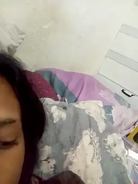 loveofpetitegirls34 online show from 22, 4, 2026