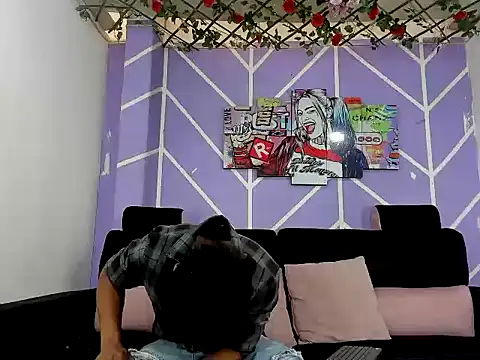 Yoel hot2004 online show from 13, 4, 2026