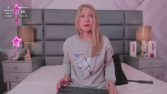 Snapshot of AlexaFoxx_ chatting on 27, 4, 2026 AlexaFoxx online show from 27, 4, 2026