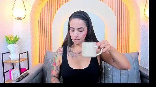 violet scott  online show from 11, 2, 2026