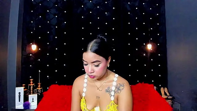 Snapshot of MiaWolton chatting on 20, 4, 2026 MiaWolton online show from 20, 4, 2026