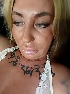 MiaMooly online show from 8, 9, 2025