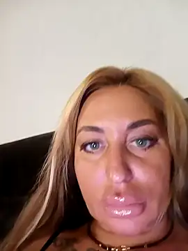 MiaMooly online show from 17, 9, 2025