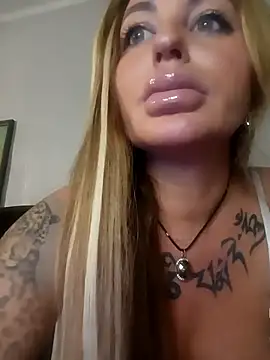 MiaMooly online show from 10, 11, 2025