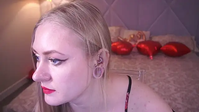 Snapshot of DramaQuenns chatting on 11, 2, 2026 DramaQuenns online show from 11, 2, 2026