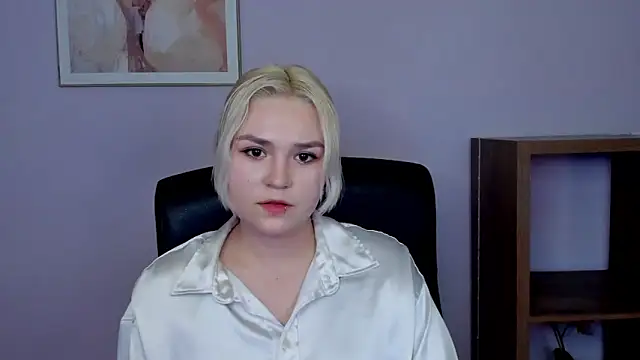 Snapshot of SweetLilyxo chatting on 12, 2, 2026 SweetLilyxo online show from 12, 2, 2026