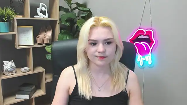 SweetLilyxo online show from 25, 3, 2026