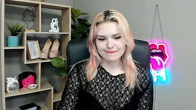 SweetLilyxo online show from 12, 7, 2026