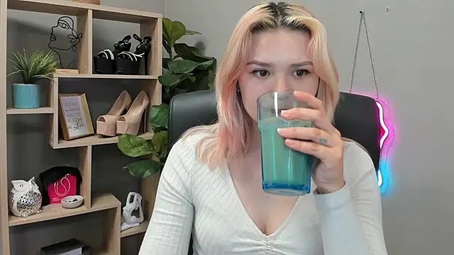 SweetLilyxo online show from 14, 7, 2026