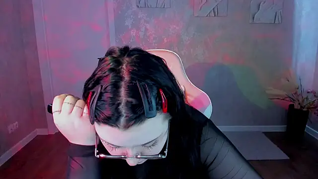 Kira G0ld online show from 1, 4, 2026