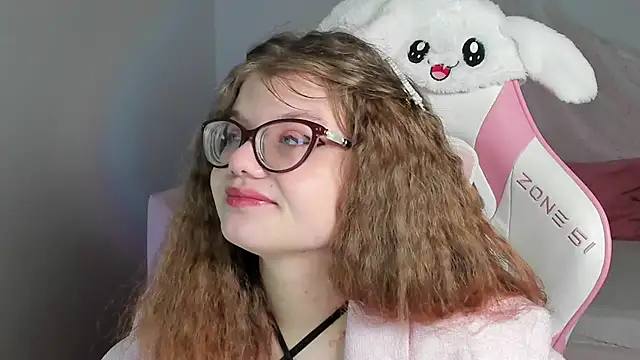 Snapshot of ChloeHalses chatting on 4, 2, 2026 ChloeHalses online show from 4, 2, 2026