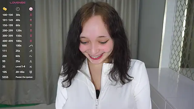 Snapshot of HannaHayles chatting on 4, 5, 2026 HannaHayles online show from 4, 5, 2026