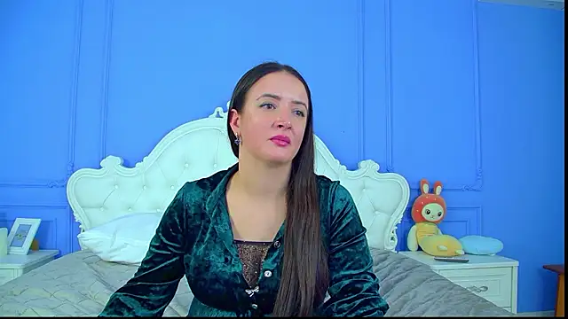 ElinaBellucci online show from 4, 2, 2026