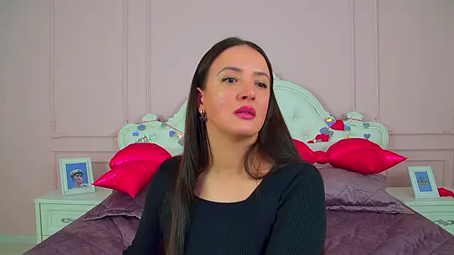 ElinaBellucci online show from 2, 3, 2026